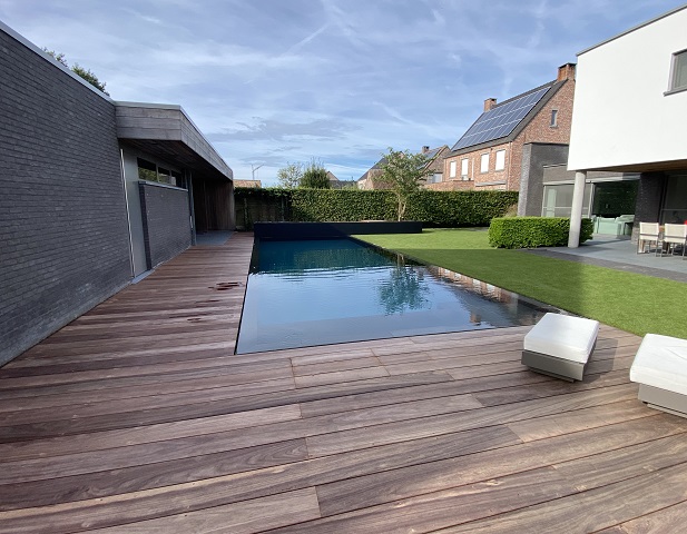 Houten terras te Merksplas Gerealiseerd door Eric Stabel Tuinprojecten