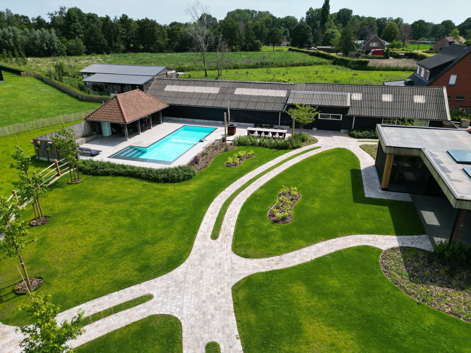 Totaalproject tuinaanleg te Weelde
