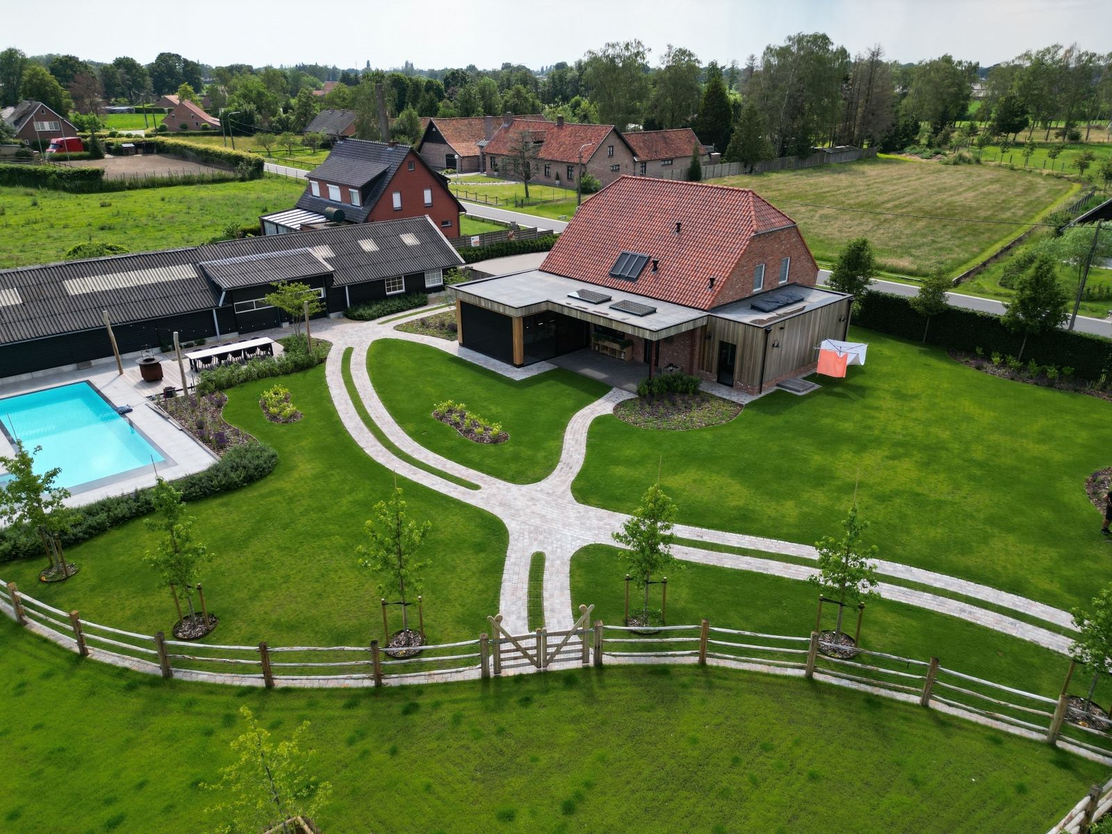 Totaalproject tuinaanleg te Weelde